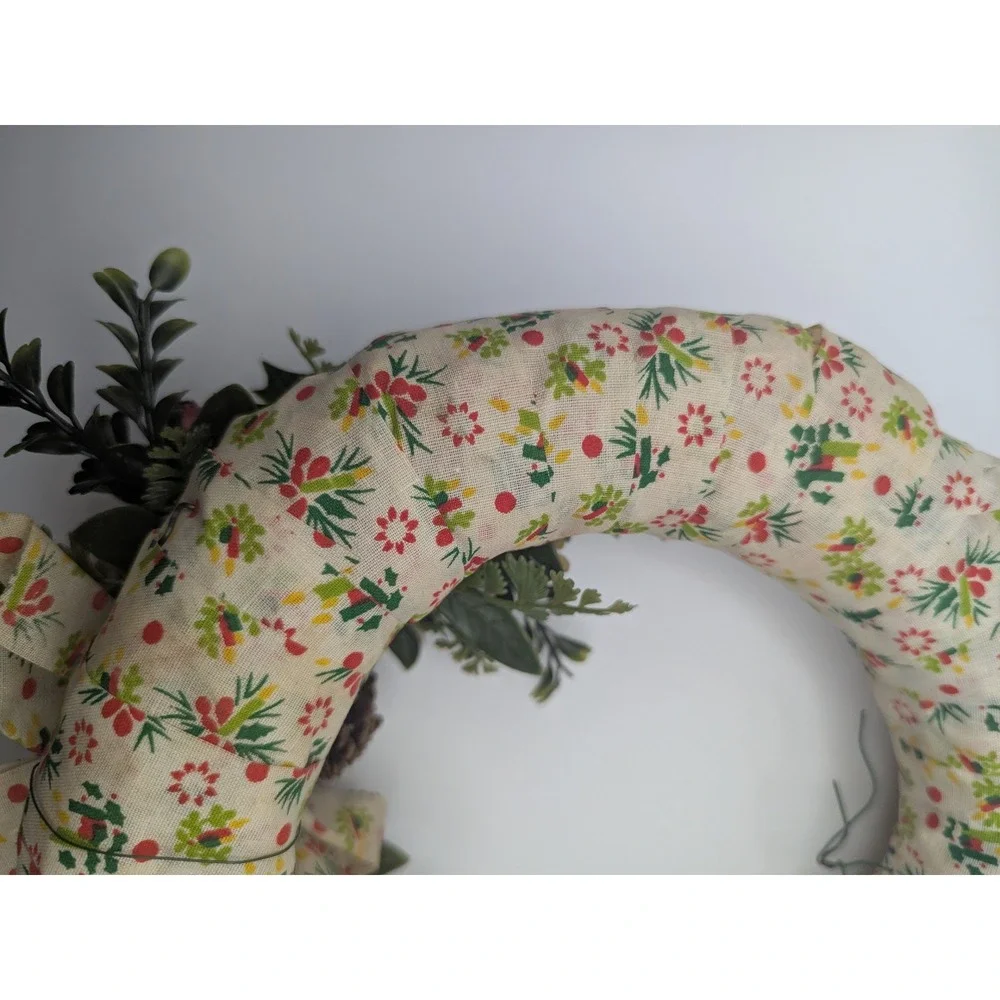 Vtg Fabric Wreath Floral Berry Holly Pinecone Christmas Holiday Home Decor‎ 10